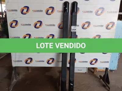 LOTE 054 - 01 PAR DE ESTRIBOS PARA CAMIONETE. (NO ESTADO) ATENÇÃO! FAZER A VISITAÇÃO ANTES DE ARREMATAR, NÃO SABEMOS SE FUNCIONA. LEILÃO NÃO TEM GARANTIA E NEM DEVOLUÇÃO, SUJEITO A POSSÍVEIS AVARIAS VISÍVEIS/OCULTAS E/OU AUSÊNCIA DE COMPONENTES.