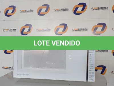 LOTE 020 - 01 MICRO-ONDAS  32L BRASTEMP  220V MODELO: BNS45EBBNA. (MICROWAVE) (NO ESTADO) BF8537C