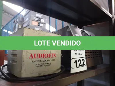 LOTE 122 - 01 TRANSFORMADOR E 01 SECADOR DE MÃOS. (NO ESTADO) ATENÇÃO! FAZER A VISITAÇÃO ANTES DE ARREMATAR, NÃO SABEMOS SE FUNCIONA. LEILÃO NÃO TEM GARANTIA E NEM DEVOLUÇÃO, SUJEITO A POSSÍVEIS AVARIAS VISÍVEIS/OCULTAS E/OU AUSÊNCIA DE COMPONENTES.