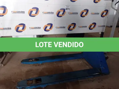 LOTE 071 - 01 PALETEIRA NA COR AZUL. (PALLET JACKS BLUE) (NO ESTADO) 0000002