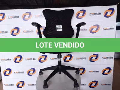 LOTE 069 - 01 CADEIRA PARA ESCRITÓRIO NA COR PRETA. (CHAIR OFFICE BLACK) (NO ESTADO) 0000001