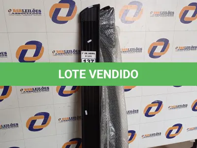 LOTE 137 - 01 PAR DE ESTRIBOS. (NO ESTADO) ATENÇÃO! FAZER A VISITAÇÃO ANTES DE ARREMATAR, NÃO SABEMOS SE FUNCIONA. LEILÃO NÃO TEM GARANTIA E NEM DEVOLUÇÃO, SUJEITO A POSSÍVEIS AVARIAS VISÍVEIS/OCULTAS E/OU AUSÊNCIA DE COMPONENTES.