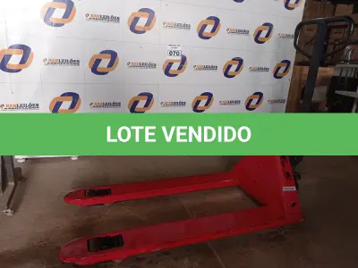 LOTE 070 - 01 PALETEIRA VERMELHA. (PALLET JACKS RED) (NO ESTADO) 0000002