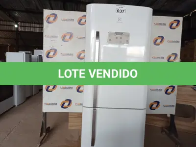 LOTE 037 - 01 REFRIGERADOR ELECTROLUX 220V MODELO: DB53. (REFRIGERATOR) (NO ESTADO) BF8677U