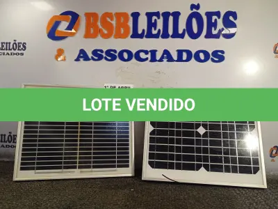 LOTE 119 - 02 PAINÉIS SOLARES 18V 10W. (NO ESTADO) ATENÇÃO! FAZER A VISITAÇÃO ANTES DE ARREMATAR, NÃO SABEMOS SE FUNCIONA. LEILÃO NÃO TEM GARANTIA E NEM DEVOLUÇÃO, SUJEITO A POSSÍVEIS AVARIAS VISÍVEIS/OCULTAS E/OU AUSÊNCIA DE COMPONENTES.