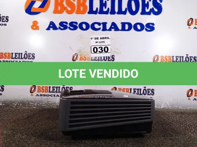 LOTE 030 - 01 PROJETOR MULTIMIDIA MARCA BENQ. (NO ESTADO) ATENÇÃO! FAZER A VISITAÇÃO ANTES DE ARREMATAR, NÃO SABEMOS SE FUNCIONA. LEILÃO NÃO TEM GARANTIA E NEM DEVOLUÇÃO, SUJEITO A POSSÍVEIS AVARIAS VISÍVEIS/OCULTAS E/OU AUSÊNCIA DE COMPONENTES.