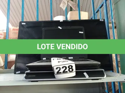 LOTE 228 - 01 TV E 02 NOTEBOOK’S MARCAS E MODELOS DIVERSOS PARA RETIRADA DE PEÇAS. (NO ESTADO) ATENÇÃO! FAZER A VISITAÇÃO ANTES DE ARREMATAR, NÃO SABEMOS SE FUNCIONA. LEILÃO NÃO TEM GARANTIA E NEM DEVOLUÇÃO, SUJEITO A POSSÍVEIS AVARIAS VISÍVEIS/OCULTAS E/OU AUSÊNCIA DE COMPONENTES.