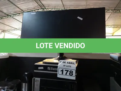 LOTE 178 - 05 CPU’S E 01 MONITOR MARCAS E MODELOS DIVERSOS PARA RETIRADA DE PEÇAS. (NO ESTADO) ATENÇÃO! FAZER A VISITAÇÃO ANTES DE ARREMATAR, NÃO SABEMOS SE FUNCIONA. LEILÃO NÃO TEM GARANTIA E NEM DEVOLUÇÃO, SUJEITO A POSSÍVEIS AVARIAS VISÍVEIS/OCULTAS E/OU AUSÊNCIA DE COMPONENTES.