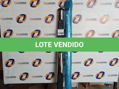 LOTE 098 - 01 PAR DE ESTRIBOS. (NO ESTADO) ATENÇÃO! FAZER A VISITAÇÃO ANTES DE ARREMATAR, NÃO SABEMOS SE FUNCIONA. LEILÃO NÃO TEM GARANTIA E NEM DEVOLUÇÃO, SUJEITO A POSSÍVEIS AVARIAS VISÍVEIS/OCULTAS E/OU AUSÊNCIA DE COMPONENTES.