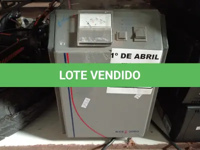 LOTE 087 - 01 AUTOTRANSFORMADOR MODELO KCE 3000. (NO ESTADO) ATENÇÃO! FAZER A VISITAÇÃO ANTES DE ARREMATAR, NÃO SABEMOS SE FUNCIONA. LEILÃO NÃO TEM GARANTIA E NEM DEVOLUÇÃO, SUJEITO A POSSÍVEIS AVARIAS VISÍVEIS/OCULTAS E/OU AUSÊNCIA DE COMPONENTES.