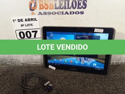 LOTE 007 - 01 TABLET SAMSUNG TAB2 TELA DE 10” COM CABO. (NO ESTADO) ATENÇÃO! FAZER A VISITAÇÃO ANTES DE ARREMATAR, NÃO SABEMOS SE FUNCIONA. LEILÃO NÃO TEM GARANTIA E NEM DEVOLUÇÃO, SUJEITO A POSSÍVEIS AVARIAS VISÍVEIS/OCULTAS E/OU AUSÊNCIA DE COMPONENTES.