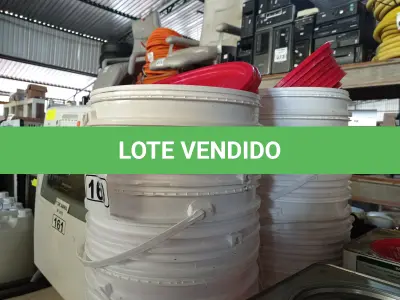 LOTE 160 - 01 LOTE COM VÁRIOS BALDES DE PLÁSTICO. (NO ESTADO) ATENÇÃO! FAZER A VISITAÇÃO ANTES DE ARREMATAR, NÃO SABEMOS SE FUNCIONA. LEILÃO NÃO TEM GARANTIA E NEM DEVOLUÇÃO, SUJEITO A POSSÍVEIS AVARIAS VISÍVEIS/OCULTAS E/OU AUSÊNCIA DE COMPONENTES.
