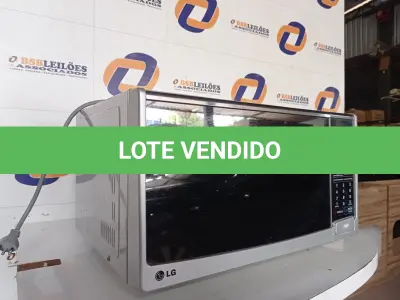 LOTE 004 - 01 MICRO-ONDAS LG 110V. MODELO: MH7049C (MICROWAVE) (NO ESTADO) AV9638V