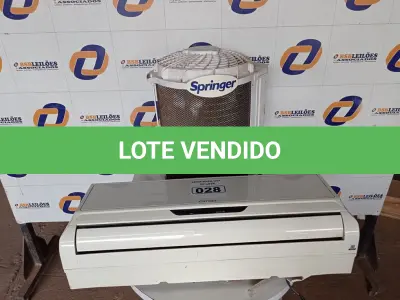 LOTE 028 - 01 AR-CONDICIONADO 12000BTUS SENDO A CONDENSADORA SPRINGER E EVAPORADORA CARRIER. (AIR CONDITIONER) (NO ESTADO) BF8640H