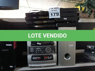 LOTE 179 - 01 APARELHO DE SOM, 09 APARELHOS DE DVD E 01 SUBWOOFER. (NO ESTADO) ATENÇÃO! FAZER A VISITAÇÃO ANTES DE ARREMATAR, NÃO SABEMOS SE FUNCIONA. LEILÃO NÃO TEM GARANTIA E NEM DEVOLUÇÃO, SUJEITO A POSSÍVEIS AVARIAS VISÍVEIS/OCULTAS E/OU AUSÊNCIA DE COMPONENTES.