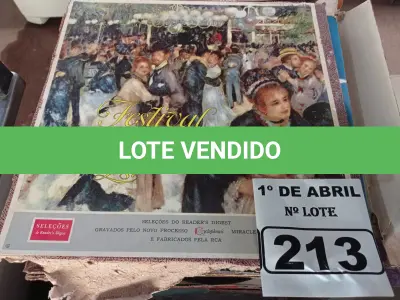 LOTE 213 - 01 LOTE COM VÁRIOS DISCOS DE VINIL. (NO ESTADO) ATENÇÃO! FAZER A VISITAÇÃO ANTES DE ARREMATAR, NÃO SABEMOS SE FUNCIONA. LEILÃO NÃO TEM GARANTIA E NEM DEVOLUÇÃO, SUJEITO A POSSÍVEIS AVARIAS VISÍVEIS/OCULTAS E/OU AUSÊNCIA DE COMPONENTES.