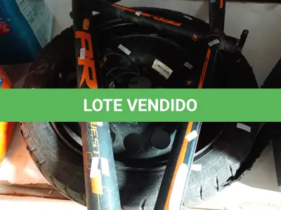 LOTE 086 - 01 RODA DE ESTEPE “FINO” MARCA GM 4FUROS 115/70/16 E 01 QUADRO DE BICICLETA EM ALUMÍNIO. (NO ESTADO) ATENÇÃO! FAZER A VISITAÇÃO ANTES DE ARREMATAR, NÃO SABEMOS SE FUNCIONA. LEILÃO NÃO TEM GARANTIA E NEM DEVOLUÇÃO, SUJEITO A POSSÍVEIS AVARIAS VISÍVEIS/OCULTAS E/OU AUSÊNCIA DE COMPONENTES.