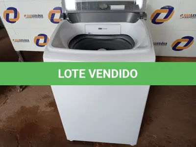 LOTE 023 - 01 MÁQUINA DE LAVAR ROUPAS 12 KG BRASTEMP 220V MODELO: BWR12ABBNA20. (WASHER MACHINE) (NO ESTADO) BF8539A
