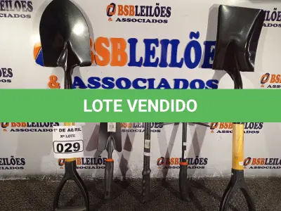 LOTE 029 - 02 PÁS, 01 ESPÁTULA E 02 SACHOS PARA JARDINAGEM. (NO ESTADO) ATENÇÃO! FAZER A VISITAÇÃO ANTES DE ARREMATAR, NÃO SABEMOS SE FUNCIONA. LEILÃO NÃO TEM GARANTIA E NEM DEVOLUÇÃO, SUJEITO A POSSÍVEIS AVARIAS VISÍVEIS/OCULTAS E/OU AUSÊNCIA DE COMPONENTES.