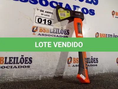 LOTE 019 - 01 MACHADINHA CAÇA E PESCA COM CABO EMBORRACHADO. (NO ESTADO) ATENÇÃO! FAZER A VISITAÇÃO ANTES DE ARREMATAR, NÃO SABEMOS SE FUNCIONA. LEILÃO NÃO TEM GARANTIA E NEM DEVOLUÇÃO, SUJEITO A POSSÍVEIS AVARIAS VISÍVEIS/OCULTAS E/OU AUSÊNCIA DE COMPONENTES.
