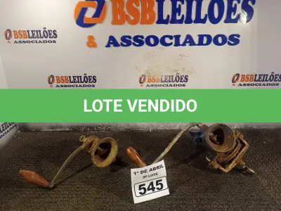 LOTE 545 - 02 MOINHOS ANTIGO. (NO ESTADO) ATENÇÃO! FAZER A VISITAÇÃO ANTES DE ARREMATAR, NÃO SABEMOS SE FUNCIONA. LEILÃO NÃO TEM GARANTIA E NEM DEVOLUÇÃO, SUJEITO A POSSÍVEIS AVARIAS VISÍVEIS/OCULTAS E/OU AUSÊNCIA DE COMPONENTES.