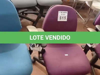 LOTE 515 - 03 CADEIRAS DE ESCRITÓRIO COM BASE GIRATÓRIA. (NO ESTADO) ATENÇÃO! FAZER A VISITAÇÃO ANTES DE ARREMATAR, NÃO SABEMOS SE FUNCIONA. LEILÃO NÃO TEM GARANTIA E NEM DEVOLUÇÃO, SUJEITO A POSSÍVEIS AVARIAS VISÍVEIS/OCULTAS E/OU AUSÊNCIA DE COMPONENTES.