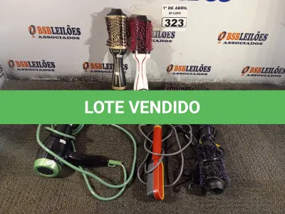 LOTE 323 - 05 ESCOVAS ROTATIVAS E 01 SECADOR. (NO ESTADO) ATENÇÃO! FAZER A VISITAÇÃO ANTES DE ARREMATAR, NÃO SABEMOS SE FUNCIONA. LEILÃO NÃO TEM GARANTIA E NEM DEVOLUÇÃO, SUJEITO A POSSÍVEIS AVARIAS VISÍVEIS/OCULTAS E/OU AUSÊNCIA DE COMPONENTES.