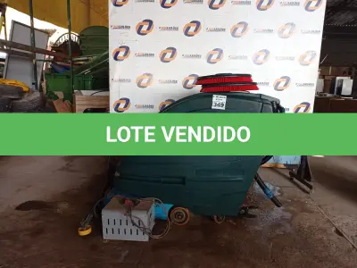 LOTE 349 - 01 LAVADORA DE PISOS. (NO ESTADO) ATENÇÃO! FAZER A VISITAÇÃO ANTES DE ARREMATAR, NÃO SABEMOS SE FUNCIONA. LEILÃO NÃO TEM GARANTIA E NEM DEVOLUÇÃO, SUJEITO A POSSÍVEIS AVARIAS VISÍVEIS/OCULTAS E/OU AUSÊNCIA DE COMPONENTES.