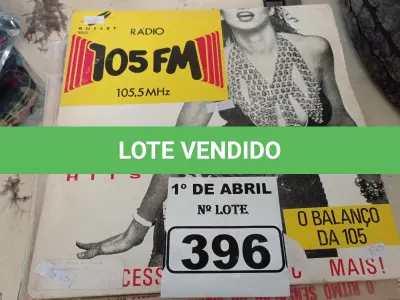 LOTE 396 - 01 LOTE COM VÁRIOS DISCOS DE VINIL. (NO ESTADO) ATENÇÃO! FAZER A VISITAÇÃO ANTES DE ARREMATAR, NÃO SABEMOS SE FUNCIONA. LEILÃO NÃO TEM GARANTIA E NEM DEVOLUÇÃO, SUJEITO A POSSÍVEIS AVARIAS VISÍVEIS/OCULTAS E/OU AUSÊNCIA DE COMPONENTES.