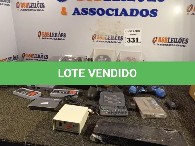 LOTE 331 - 01 LOTE COM PERIFÉRICOS DIVERSOS PARA VIDEOGAME. (NO ESTADO) ATENÇÃO! FAZER A VISITAÇÃO ANTES DE ARREMATAR, NÃO SABEMOS SE FUNCIONA. LEILÃO NÃO TEM GARANTIA E NEM DEVOLUÇÃO, SUJEITO A POSSÍVEIS AVARIAS VISÍVEIS/OCULTAS E/OU AUSÊNCIA DE COMPONENTES.