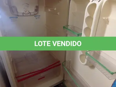 LOTE 506 - 01 GELADEIRA DUPLEX 220V. (NO ESTADO) ATENÇÃO! FAZER A VISITAÇÃO ANTES DE ARREMATAR, NÃO SABEMOS SE FUNCIONA. LEILÃO NÃO TEM GARANTIA E NEM DEVOLUÇÃO, SUJEITO A POSSÍVEIS AVARIAS VISÍVEIS/OCULTAS E/OU AUSÊNCIA DE COMPONENTES.