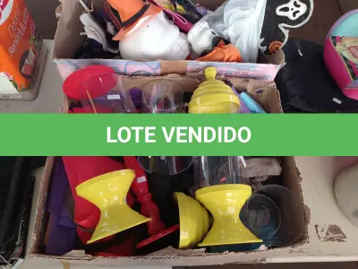 LOTE 377 - 01 LOTE COM ENFEITES DIVERSOS. (NO ESTADO) ATENÇÃO! FAZER A VISITAÇÃO ANTES DE ARREMATAR, NÃO SABEMOS SE FUNCIONA. LEILÃO NÃO TEM GARANTIA E NEM DEVOLUÇÃO, SUJEITO A POSSÍVEIS AVARIAS VISÍVEIS/OCULTAS E/OU AUSÊNCIA DE COMPONENTES.
