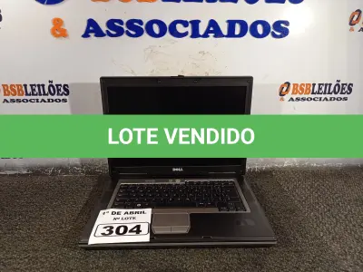 LOTE 304 - 01 NOTEBOOK MARCA DELL. (NO ESTADO) ATENÇÃO! FAZER A VISITAÇÃO ANTES DE ARREMATAR, NÃO SABEMOS SE FUNCIONA. LEILÃO NÃO TEM GARANTIA E NEM DEVOLUÇÃO, SUJEITO A POSSÍVEIS AVARIAS VISÍVEIS/OCULTAS E/OU AUSÊNCIA DE COMPONENTES.