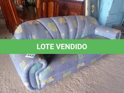 LOTE 543 - 01 SOFÁ DE 03 LUGARES EM TECIDO. (NO ESTADO) ATENÇÃO! FAZER A VISITAÇÃO ANTES DE ARREMATAR, NÃO SABEMOS SE FUNCIONA. LEILÃO NÃO TEM GARANTIA E NEM DEVOLUÇÃO, SUJEITO A POSSÍVEIS AVARIAS VISÍVEIS/OCULTAS E/OU AUSÊNCIA DE COMPONENTES.