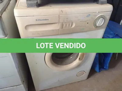 LOTE 519 - 01 FOGÃO A GÁS 04 BOCAS E 01 LAVADORA DE ROUPAS PARA RETIRADA DE PEÇAS. (NO ESTADO) ATENÇÃO! FAZER A VISITAÇÃO ANTES DE ARREMATAR, NÃO SABEMOS SE FUNCIONA. LEILÃO NÃO TEM GARANTIA E NEM DEVOLUÇÃO, SUJEITO A POSSÍVEIS AVARIAS VISÍVEIS/OCULTAS E/OU AUSÊNCIA DE COMPONENTES.