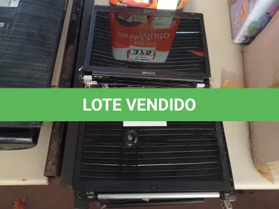 LOTE 374 - 01 LOTE COM VÁRIAS TELAS PARA NOTEBOOK MARCAS E MODELOS DIVERSOS. (NO ESTADO) ATENÇÃO! FAZER A VISITAÇÃO ANTES DE ARREMATAR, NÃO SABEMOS SE FUNCIONA. LEILÃO NÃO TEM GARANTIA E NEM DEVOLUÇÃO, SUJEITO A POSSÍVEIS AVARIAS VISÍVEIS/OCULTAS E/OU AUSÊNCIA DE COMPONENTES.