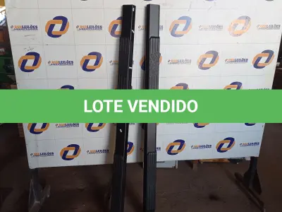 LOTE 243 - 01 PAR DE ESTRIBOS. (NO ESTADO) ATENÇÃO! FAZER A VISITAÇÃO ANTES DE ARREMATAR, NÃO SABEMOS SE FUNCIONA. LEILÃO NÃO TEM GARANTIA E NEM DEVOLUÇÃO, SUJEITO A POSSÍVEIS AVARIAS VISÍVEIS/OCULTAS E/OU AUSÊNCIA DE COMPONENTES.