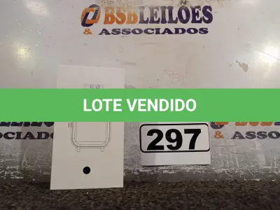 LOTE 297 - 01 RELÓGIO SMART WATCH. (NO ESTADO) ATENÇÃO! FAZER A VISITAÇÃO ANTES DE ARREMATAR, NÃO SABEMOS SE FUNCIONA. LEILÃO NÃO TEM GARANTIA E NEM DEVOLUÇÃO, SUJEITO A POSSÍVEIS AVARIAS VISÍVEIS/OCULTAS E/OU AUSÊNCIA DE COMPONENTES.