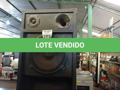 LOTE 399 - 01 CAIXA DE SOM PROFISSIONAL. (NO ESTADO) ATENÇÃO! FAZER A VISITAÇÃO ANTES DE ARREMATAR, NÃO SABEMOS SE FUNCIONA. LEILÃO NÃO TEM GARANTIA E NEM DEVOLUÇÃO, SUJEITO A POSSÍVEIS AVARIAS VISÍVEIS/OCULTAS E/OU AUSÊNCIA DE COMPONENTES.