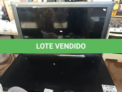 LOTE 262 - 01 PAINEL DE PROPAGANDA E 01 TV MARCAS E MODELOS DIVERSOS PARA RETIRADA DE PEÇAS. (NO ESTADO) ATENÇÃO! FAZER A VISITAÇÃO ANTES DE ARREMATAR, NÃO SABEMOS SE FUNCIONA. LEILÃO NÃO TEM GARANTIA E NEM DEVOLUÇÃO, SUJEITO A POSSÍVEIS AVARIAS VISÍVEIS/OCULTAS E/OU AUSÊNCIA DE COMPONENTES.
