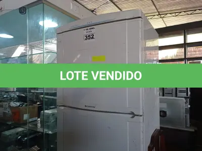 LOTE 352 - 01 GELADEIRA MARCA CONTINENTAL 220. (NO ESTADO) ATENÇÃO! FAZER A VISITAÇÃO ANTES DE ARREMATAR, NÃO SABEMOS SE FUNCIONA. LEILÃO NÃO TEM GARANTIA E NEM DEVOLUÇÃO, SUJEITO A POSSÍVEIS AVARIAS VISÍVEIS/OCULTAS E/OU AUSÊNCIA DE COMPONENTES.