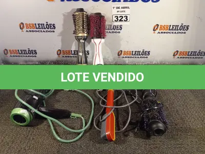 LOTE 323 - 05 ESCOVAS ROTATIVAS E 01 SECADOR. (NO ESTADO) ATENÇÃO! FAZER A VISITAÇÃO ANTES DE ARREMATAR, NÃO SABEMOS SE FUNCIONA. LEILÃO NÃO TEM GARANTIA E NEM DEVOLUÇÃO, SUJEITO A POSSÍVEIS AVARIAS VISÍVEIS/OCULTAS E/OU AUSÊNCIA DE COMPONENTES.