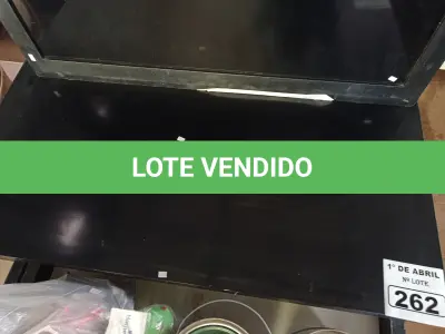 LOTE 262 - 01 PAINEL DE PROPAGANDA E 01 TV MARCAS E MODELOS DIVERSOS PARA RETIRADA DE PEÇAS. (NO ESTADO) ATENÇÃO! FAZER A VISITAÇÃO ANTES DE ARREMATAR, NÃO SABEMOS SE FUNCIONA. LEILÃO NÃO TEM GARANTIA E NEM DEVOLUÇÃO, SUJEITO A POSSÍVEIS AVARIAS VISÍVEIS/OCULTAS E/OU AUSÊNCIA DE COMPONENTES.