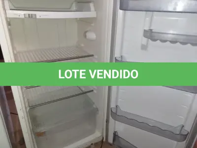LOTE 416 - 01 GELADEIRA MARCA CÔNSUL 220V. (NO ESTADO) ATENÇÃO! FAZER A VISITAÇÃO ANTES DE ARREMATAR, NÃO SABEMOS SE FUNCIONA. LEILÃO NÃO TEM GARANTIA E NEM DEVOLUÇÃO, SUJEITO A POSSÍVEIS AVARIAS VISÍVEIS/OCULTAS E/OU AUSÊNCIA DE COMPONENTES.