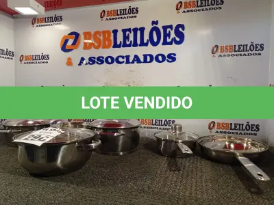 LOTE 290 - 01 JOGO DE PANELAS. (NO ESTADO) ATENÇÃO! FAZER A VISITAÇÃO ANTES DE ARREMATAR, NÃO SABEMOS SE FUNCIONA. LEILÃO NÃO TEM GARANTIA E NEM DEVOLUÇÃO, SUJEITO A POSSÍVEIS AVARIAS VISÍVEIS/OCULTAS E/OU AUSÊNCIA DE COMPONENTES.