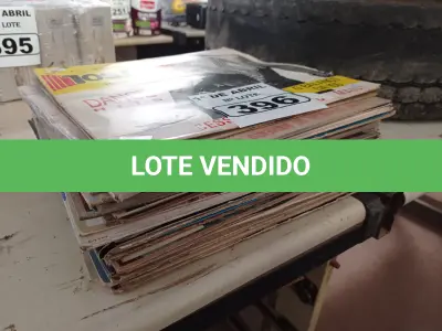 LOTE 396 - 01 LOTE COM VÁRIOS DISCOS DE VINIL. (NO ESTADO) ATENÇÃO! FAZER A VISITAÇÃO ANTES DE ARREMATAR, NÃO SABEMOS SE FUNCIONA. LEILÃO NÃO TEM GARANTIA E NEM DEVOLUÇÃO, SUJEITO A POSSÍVEIS AVARIAS VISÍVEIS/OCULTAS E/OU AUSÊNCIA DE COMPONENTES.