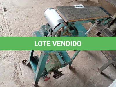 LOTE 494 - 01 LIXADEIRA DE CINTA PARA MARCENARIA. (NO ESTADO) ATENÇÃO! FAZER A VISITAÇÃO ANTES DE ARREMATAR, NÃO SABEMOS SE FUNCIONA. LEILÃO NÃO TEM GARANTIA E NEM DEVOLUÇÃO, SUJEITO A POSSÍVEIS AVARIAS VISÍVEIS/OCULTAS E/OU AUSÊNCIA DE COMPONENTES.