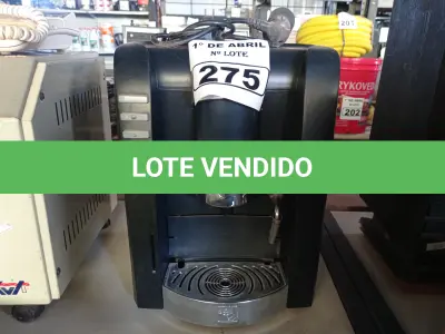 LOTE 275 - 01 CAFETEIRA. (NO ESTADO) ATENÇÃO! FAZER A VISITAÇÃO ANTES DE ARREMATAR, NÃO SABEMOS SE FUNCIONA. LEILÃO NÃO TEM GARANTIA E NEM DEVOLUÇÃO, SUJEITO A POSSÍVEIS AVARIAS VISÍVEIS/OCULTAS E/OU AUSÊNCIA DE COMPONENTES.