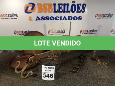 LOTE 546 - 01 BALANÇA ANTIGA. (NO ESTADO) ATENÇÃO! FAZER A VISITAÇÃO ANTES DE ARREMATAR, NÃO SABEMOS SE FUNCIONA. LEILÃO NÃO TEM GARANTIA E NEM DEVOLUÇÃO, SUJEITO A POSSÍVEIS AVARIAS VISÍVEIS/OCULTAS E/OU AUSÊNCIA DE COMPONENTES.