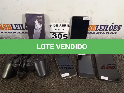 LOTE 305 - 01 JOGO DE CHAVES DE PRECISÃO, 01 CONTROLE DE VIDEOGAME E 04 CELULARES MARCAS E MODELOS DIVERSOS PARA RETIRADA DE PEÇAS. (NO ESTADO) ATENÇÃO! FAZER A VISITAÇÃO ANTES DE ARREMATAR, NÃO SABEMOS SE FUNCIONA. LEILÃO NÃO TEM GARANTIA E NEM DEVOLUÇÃO, SUJEITO A POSSÍVEIS AVARIAS VISÍVEIS/OCULTAS E/OU AUSÊNCIA DE COMPONENTES.